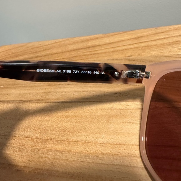 Moncler Pink Sunglasses Modern Rectangular Design - Picture 4 of 5